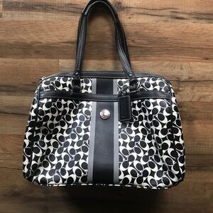 Black & White Coach pocketbook
